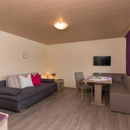 Roland Apartment Strobl